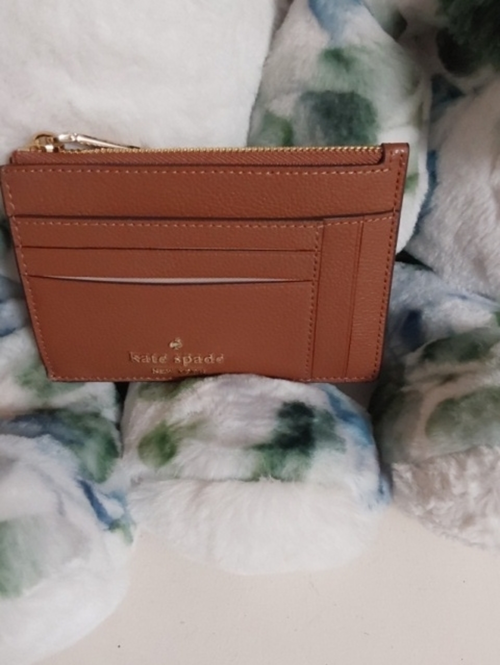NWT kate spade tan leather zip card holder with gold logo